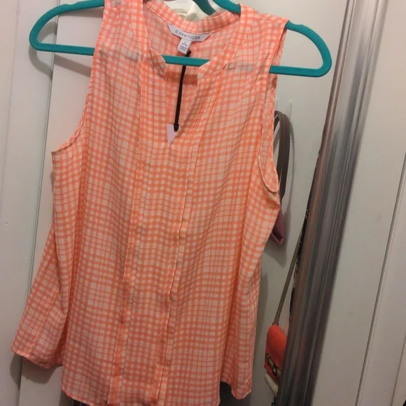 41 HAWTHORN Breyson Pleat Detail Split Neck Blouse NWT - Picture 4 of 6